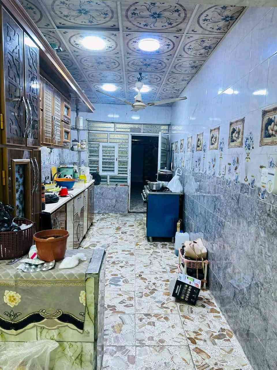 دار للبيع حي المكرمة بال8000 مربعة الحدائق عمود1 طريق كربلاء نجف ينزلك على شارع البيت شارع البيت 10 مساحة البيت بالسند126 طابق ونص عكادة بناء نظيف جدا كاشي وسيراميك وبياض منطقة هادئة وناسهة مرتبة يفيد بالاخص الي يخدمون الزوار شراي عيوني الك مو شراي لاتعبني فدوة للأستفسار اكثر *********** النجف, العراق
