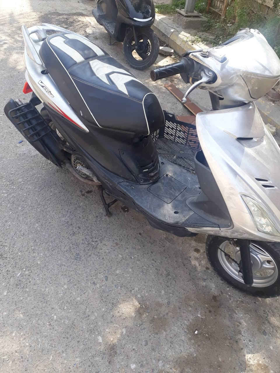 ادرس ماليزي شغاله سلف  للبيع او مراوس ٢٣٥ وبيه مجال  رقم ***********
