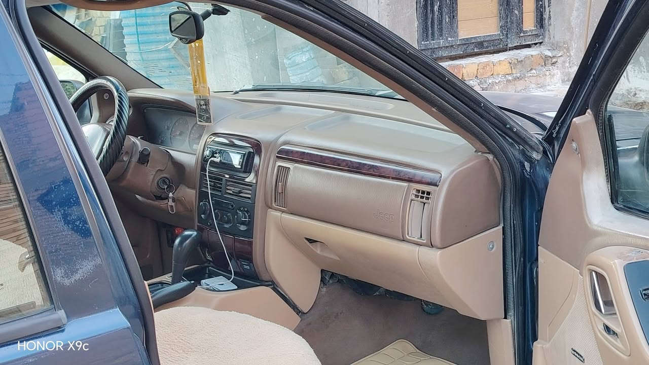 🚙🔥 للبيع جيب جراند شيروكي ستيشن موديل 2000 🔥🚙
▪️ محرك 6 سلندر 
⛔ تخم تايرات جديد
▪️ ❄️ تبريد شغال خير من الله 
▪️ 🔧 حدادية جديدة
▪️ 📋 سنوية تنتهي سنة 2031
▪️ ثاني يوم مداور
▪️ كير  أوتوماتيك 
▪️ السيارة جاهزة للفحص والتجربة
💰 السعر: 60 ورقة 💵
🤝 بيها مجال للشراي للجادين
📍 العنوان: الشطرة – مركز المدينة
📞 للاتصال: ***********
🔥 الفحص خير دليل، والرزق على الله
مكلف بالنشر
