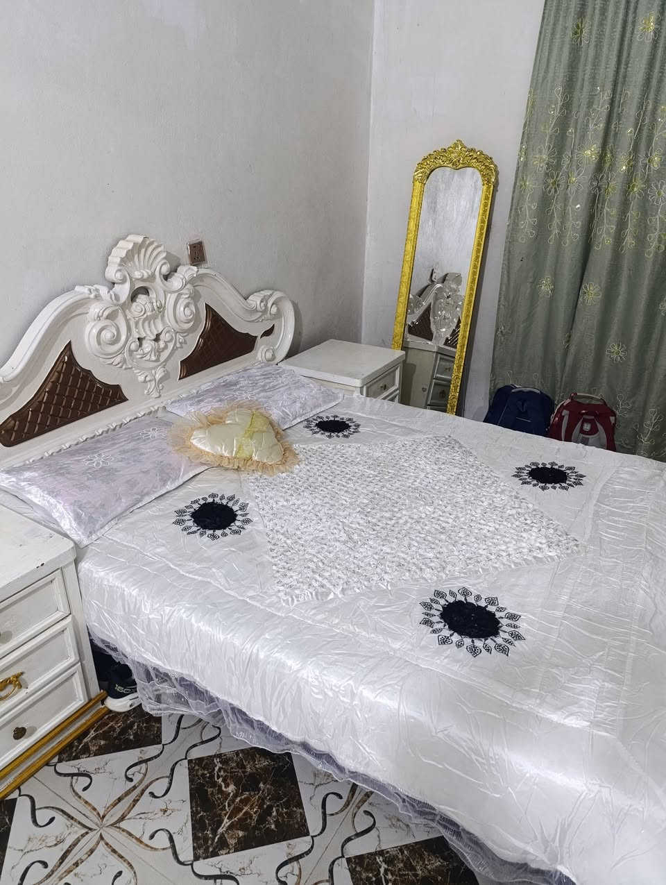 غرفة نوم • ام سته • للبيع