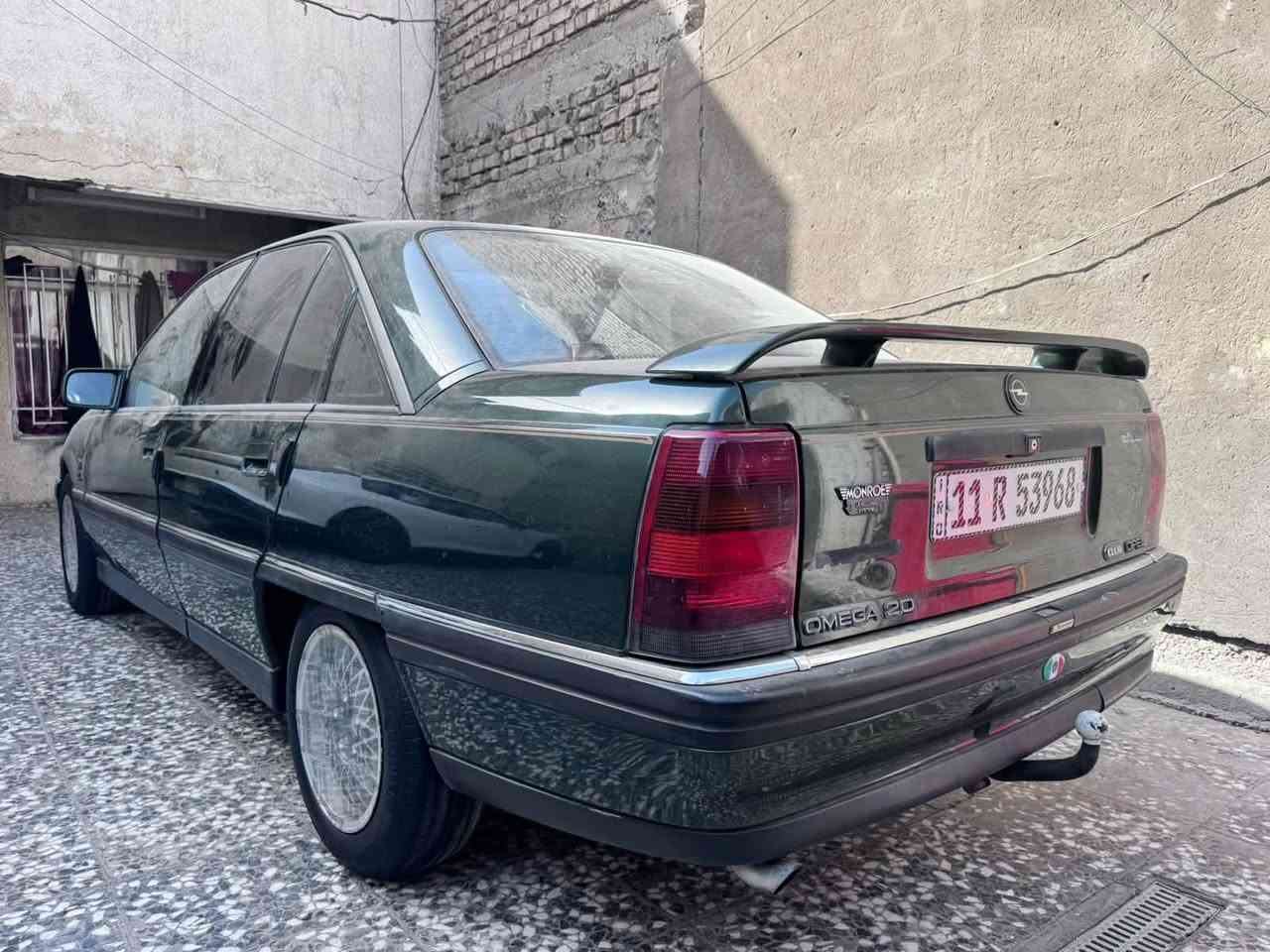 جديده كل نقص ما بيها كير عادي بدون تبريد بدون كلير صبغ فقط باب خلف السكن والباقي بالشرط بدون حادث سياره بأسمي سنويه وهزه جديد صدر جديد تايرات جديد 
سقف سلايت طكتين 
4 جام كهرباء 
سنتر لوك
منظومة زنون 
سعر 70 ورقه المكان كركوك
***********
