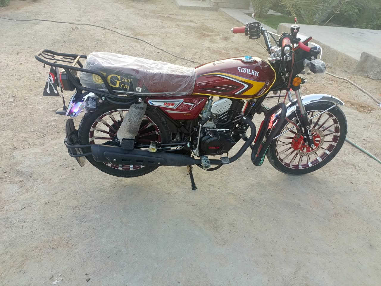سولنك لبيع +مراوس 26محرك200 فول مكفول أوراق بصمات سويجات شراي يتفضل وهاذه رقمي ماشيه 2000 ***********
