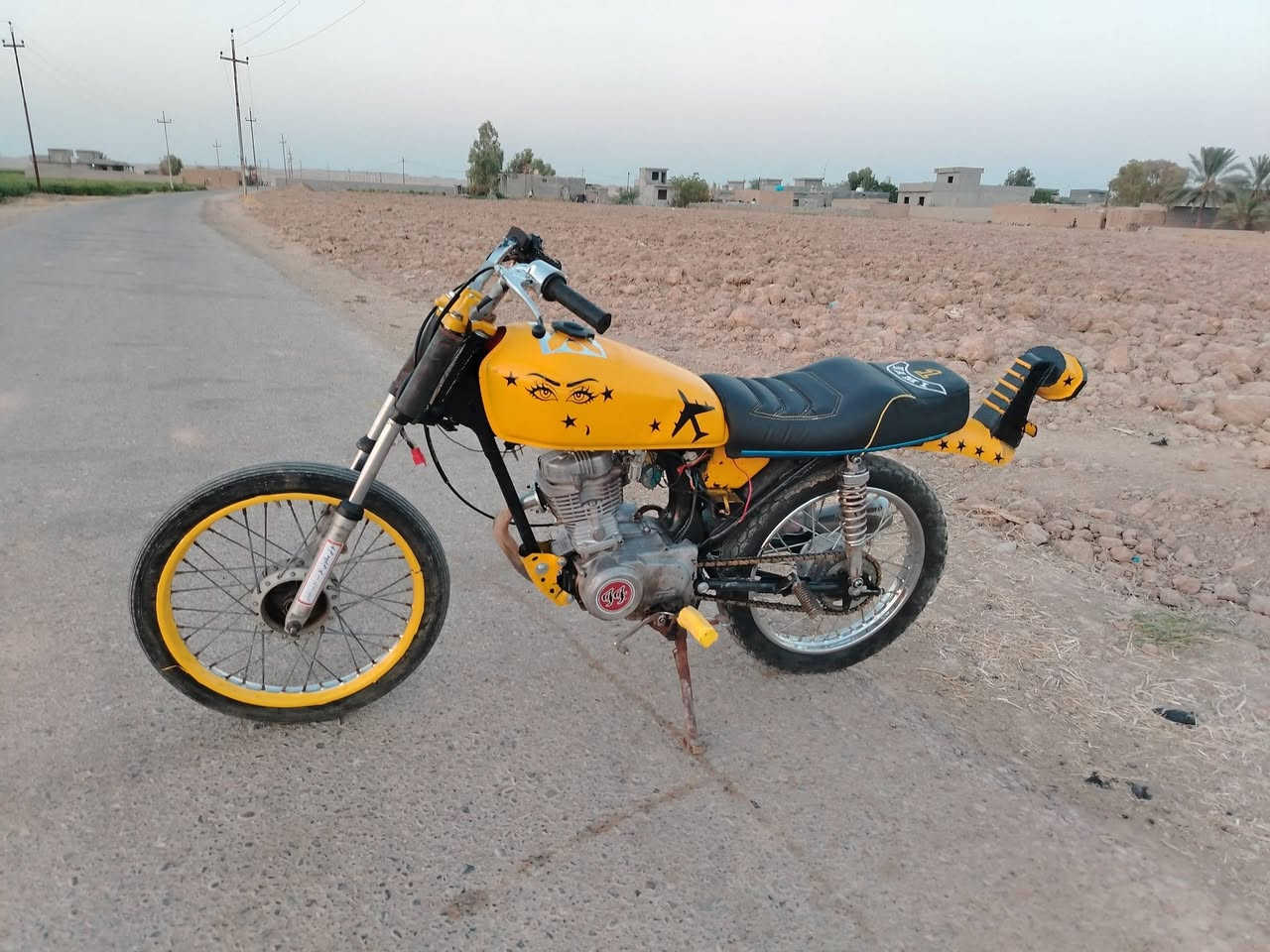 سلام عليكم دراجه رياضيه للبيع مكان ديالى جلولاء قريه باهيزه سعر 250.    موديل 17 شاصي رفيع 
***********
