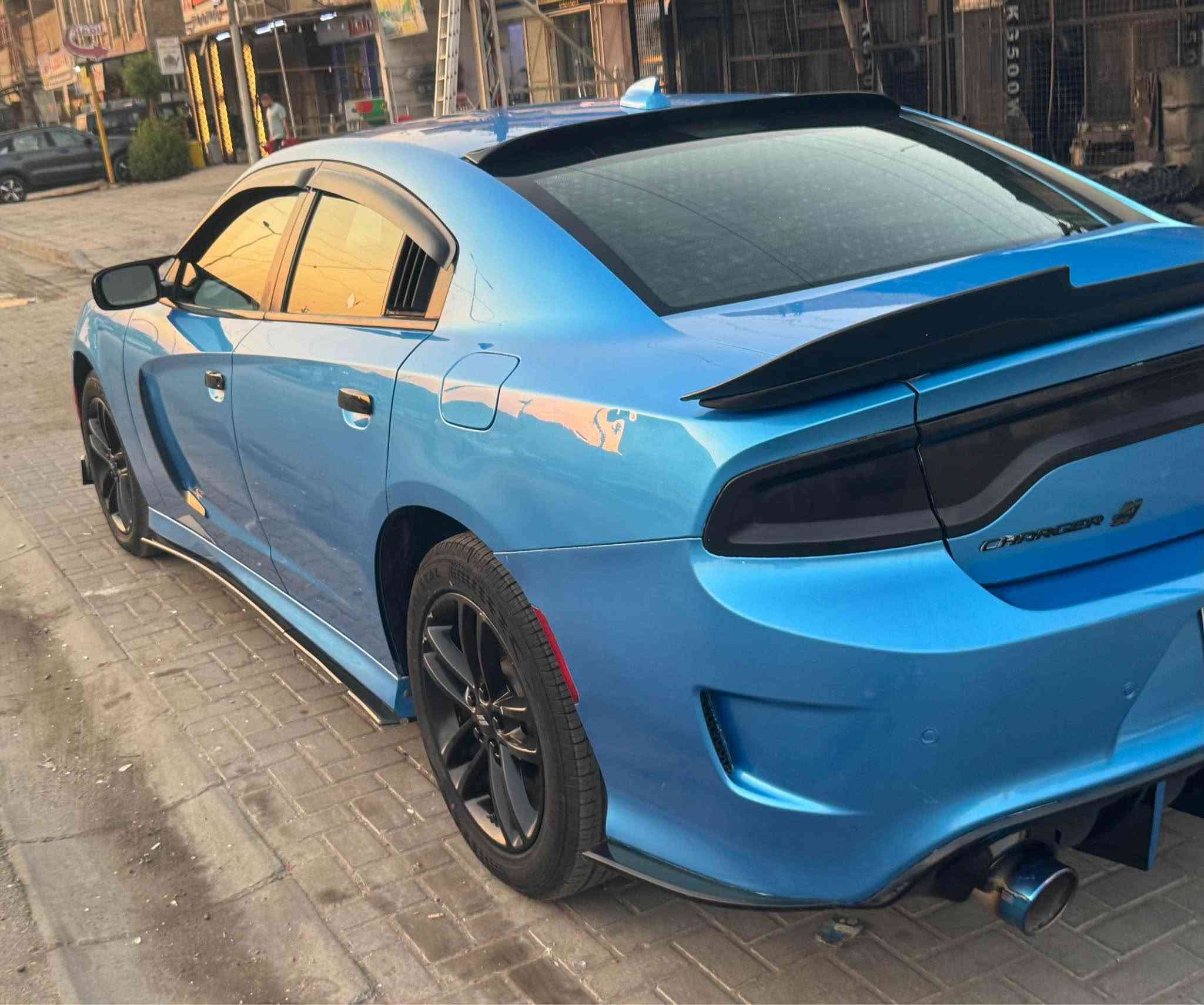 دودج جارجر 2019 للبيع 🔥المحرك: V6 3600 رقم بغداد باسمي
 هزه جديدة
(قوي وعملي جداً)ناقل الحركة: كير أوتوماتيك 8 سرع ماشيه: 108 ألف ميل/كم الإضافات: 
لد (LED) متغير الألوان🔧
 الحالة الميكانيكية والجاهزية:
المحرك والكير بحالة ممتازة 
صدر وتبريد جديد بالكامل ❄️منظومة وقود جديدة بالكامل
السيارة استخدام شخصي نظيف جداً، ولا تحتاج أي مصاريف نهائياً🛡️ تفاصيل الحادث:حادث سطحي بسيط جداً (موضح بالصور)
صبغ الدعامية فقط لأغراض التحديث الإيرباكات سليمة بالكامل (بدون أيرباك)
📍 الموقع  بغداد - الكرخ 
السعر: 185 ورقة  للاستفسار والتواصل:رقم الهاتف:
*********** بغداد, العراق
