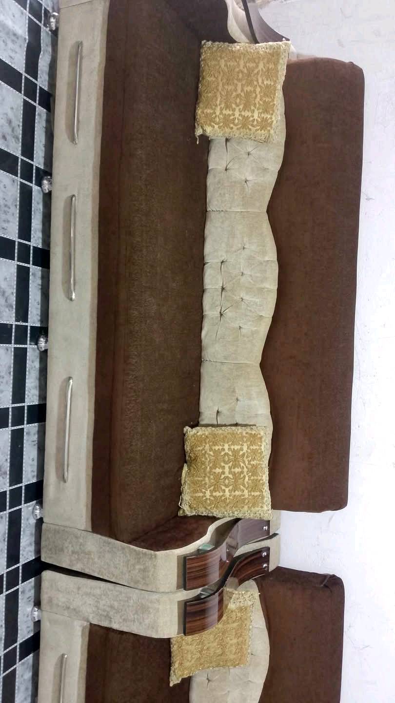 سلام عليكم عندي تخم مستعمل قليل مستعمل شهر سعر 350بي مجال عله 300