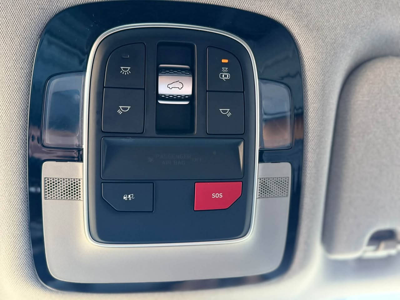 🚘 للبيع هونداي سنتافي 2023 هايبرد تيربو – وارد أمريكي 🇺🇸

🔹 الموديل: 2023
🔹 الوارد: أمريكي 🇺🇸
🔹 المحرك: 1.6 تيربو هايبرد
🔹 الدفع: رباعي HTRAC
🔹 القير: أوتوماتيك
🔹 اللون الخارجي: أبيض 
🔹 الداخلية: أسود ملكي 
🔹 الممشى: 60,000 كم
🔹 اللوحة: بغداد دولي 
🔹 الملكية: باسمي مباشر تحويل 

✨ المواصفات والتجهيزات:
• فل أوبشن
• حساسات أمامية وخلفية
• مثبت سرعة
• كاميرا خلفية
• شاشة أصلية
• دخول وتشغيل ذكي
• تحكم بالمقود
• مقاعد كهربائية
• تدفئة مقود 🔥
• تدفئة جميع الكراسي 🔥
• تبريد وتدفئة المقاعد الأمامية ❄️🔥
• فتحة سقف
• أنظمة أمان متعددة
• نظام HTRAC للدفع الرباعي
• نظام هايبرد تيربو
. بدوان ايرباك 
. وبعد بيها هوايه مواصفات 

📌 السيارة استخدام شخصي ومواصفاتها كاملة.

💰 السعر: [السعر235 وبيها مجال ]
📍 المكان: بغداد
📞 للتواصل: [*********** اتصال _واتساب ]
