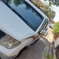 عندي نيفاره موديل ٢٠١٣ بغداد بسمي تحويل مباشر السيارة بيها قماره مصبوغ...