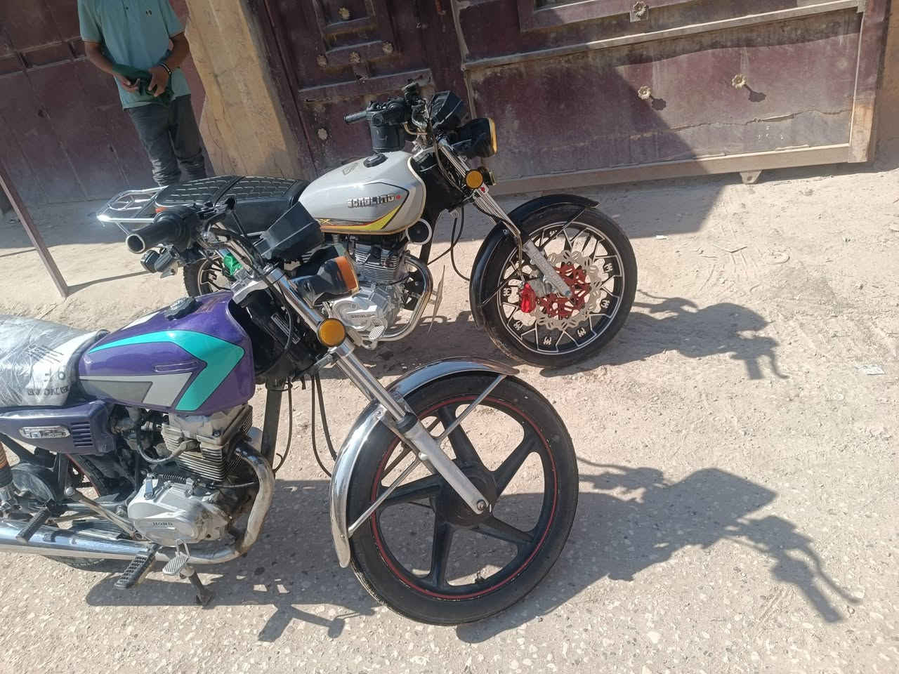 سلام عليكم
سونك موديل 24 مكفول كفاله عامه نضيفه حيل دراجه مابيهه اي نقص  كهربائيا اشاير كله شغال عالي ناصي مكفوله محركهه يخبل شلعه معدل فول  برغي ما مفتوح  اوراق كامله مكاني  بابل الحمزه الغربي سعر 640بيع مستعجل الله شاهد ماخذيه 950 قبل كم شهر  لشراي يتصل *********** والثانيه هونديا 5 كير هندر سلف فقط عوزه باتري وبيه دخان سعر 340 أوراق اصولي

