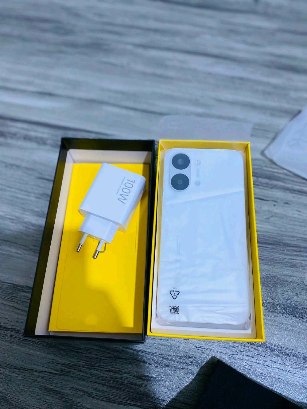 سلام عليكم 
وحش العاب
Poco X8 Pro Max 
لون ابيض بوضع الوكالة الملحقات مامفتوحة  ويا كفرين 
سعة التخزين: 256
المعالج: Dimensity 9500s مخيف 
بطارية 100دورات الشحن 10 
سعة البطارية 8500
 جديد إستعمال 20 يوم 
بيع او مراوس عدا الايفون 
بغداد زعفرانية 
***********