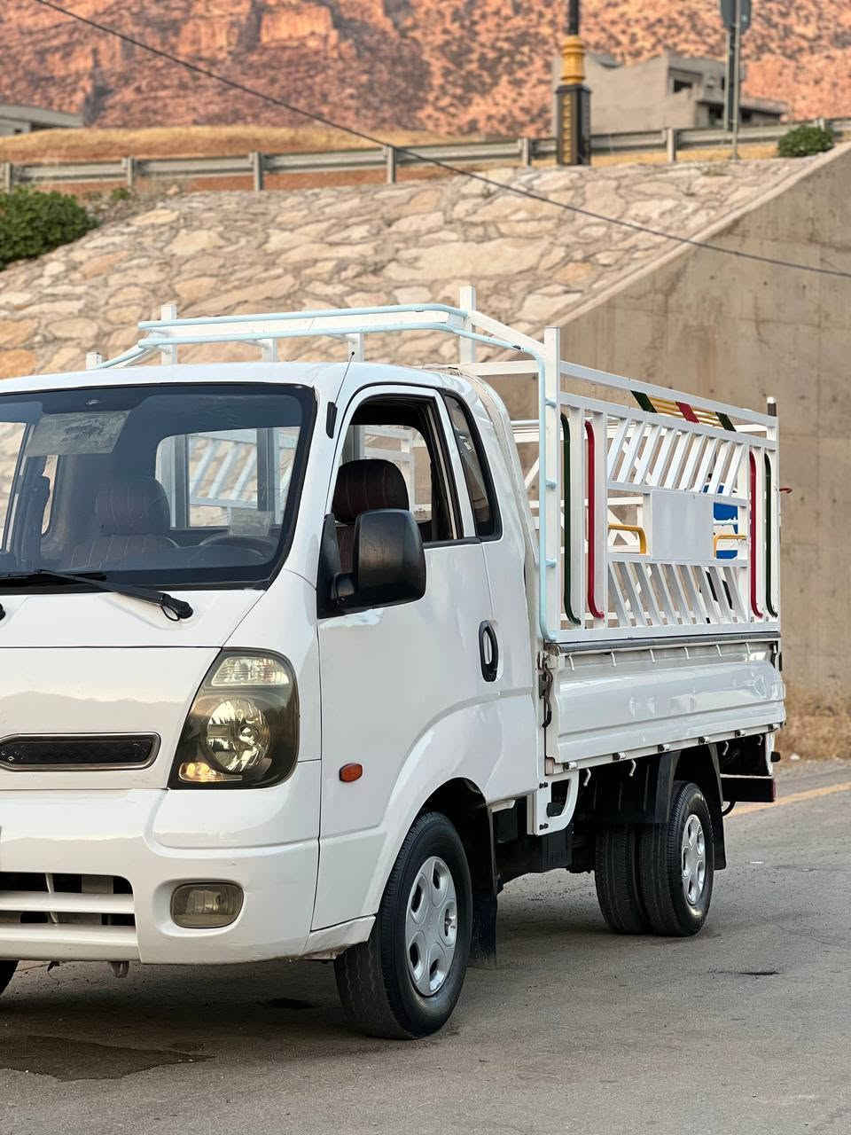 کیا مۆدیل 2011 مکینە 2700 ڕەقەم جنوب میسان، سەنەوی پلاستیک ئەسلی، ساحێب سەنەوی کوردە وەکالەی دەکات تحویل و غرامە بەشەرتە حیزام کراوە لۆ جوانی لێدرانی نیە گێر و مکینە و ئەکسل و بڕاوە بەشەرتە نرخی 69 .. شوێن خلیفان ***********
                     *********** سوران, أربيل
