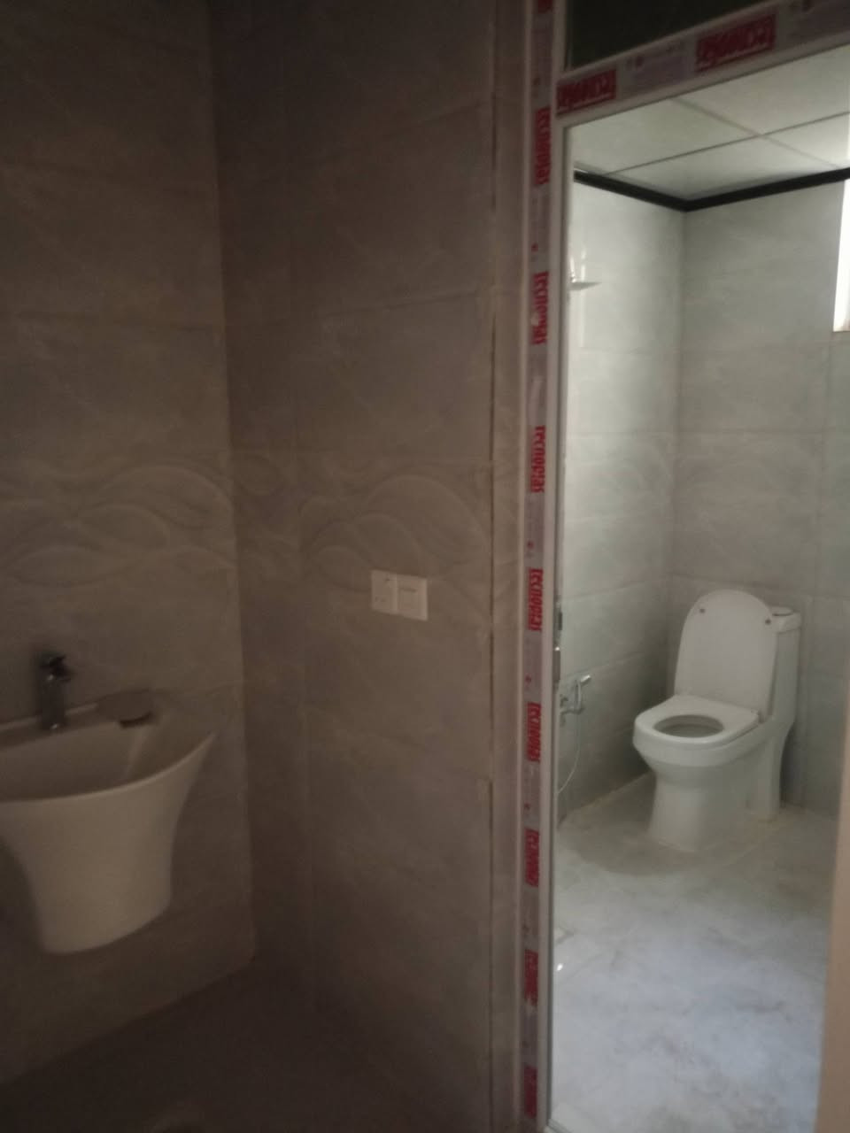 بيت للبيع المساحه 100 طابقين حي عدن قرب جامع الرووف
سند طابو البيت شروق زيرو تسليم فوري 🏠🏠🏠🏠🏠
للاستفسار مراجعةمكتب عمر للعقار حي الاركان شارع 20 
***********
*********** ابو اياد

