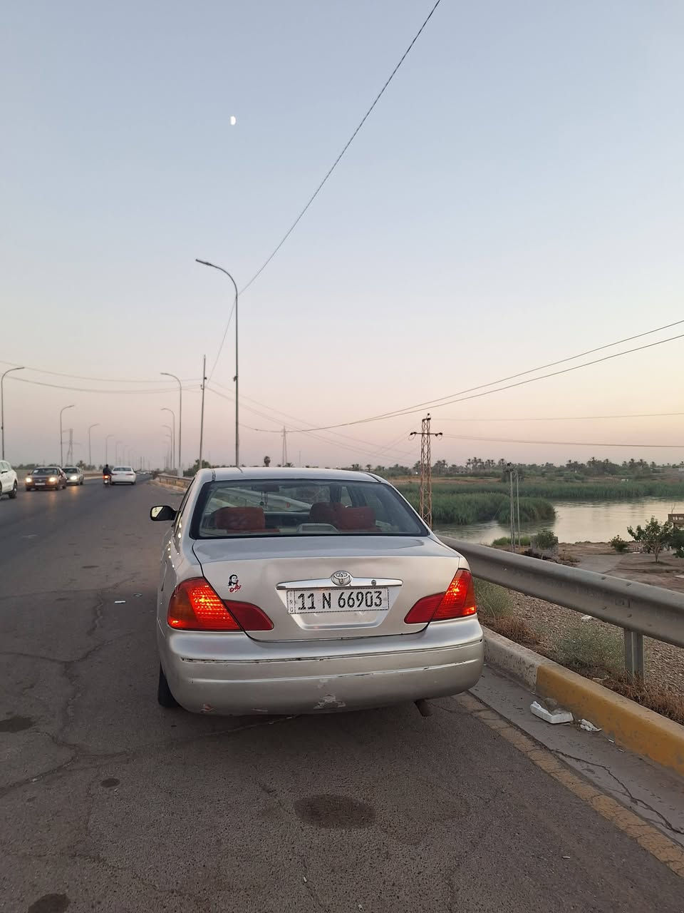 للبيع افلون موديل ٢٠٠٠ 
رقم بغداد دولي بأسم مصبوغه عام السعر ٥٥ 

الاتصال ع ***********
