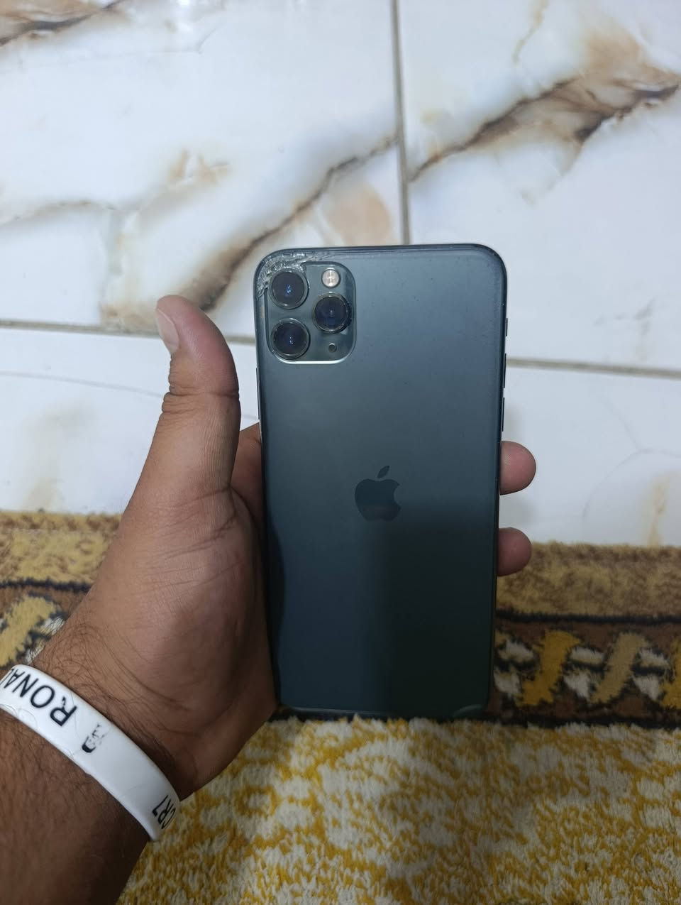 آيفون ١١ برو ماكس • شاشة مبدلة • بطارية ٧٧٪
