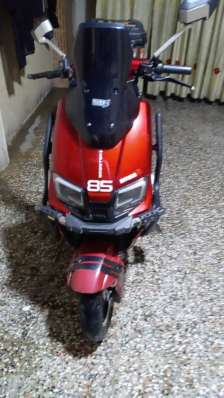 دراجه صاعقه شحن للبيع
سرعة 85

4 سرع 

6 بطاريات  مسطره  

نظام سرقه 

لايت عالي ناصي 

دبل اشاره
    
مثبت سرعه 
شحن موبايل 

دسك امامي خلفي 

نظام TCS  دراجه مثل ما موضح جاملغ بيه تبديل وتعديل ماشه بس 
السعر 750 وبيه مجال مكاني بغداد مدينه***********

