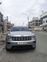 من رخصه الادمن.  Jeep2018  مكفوله كفاله عامه من الضربه والصبغ والمعجون...