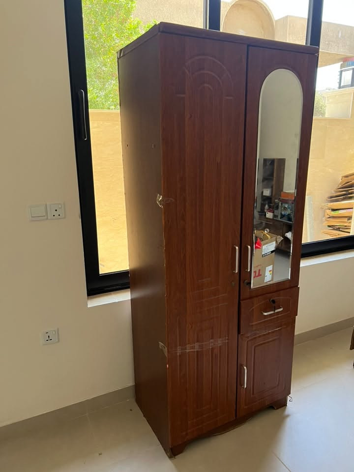 بغداد / حي الجامعه
السعر 150 الف
***********
