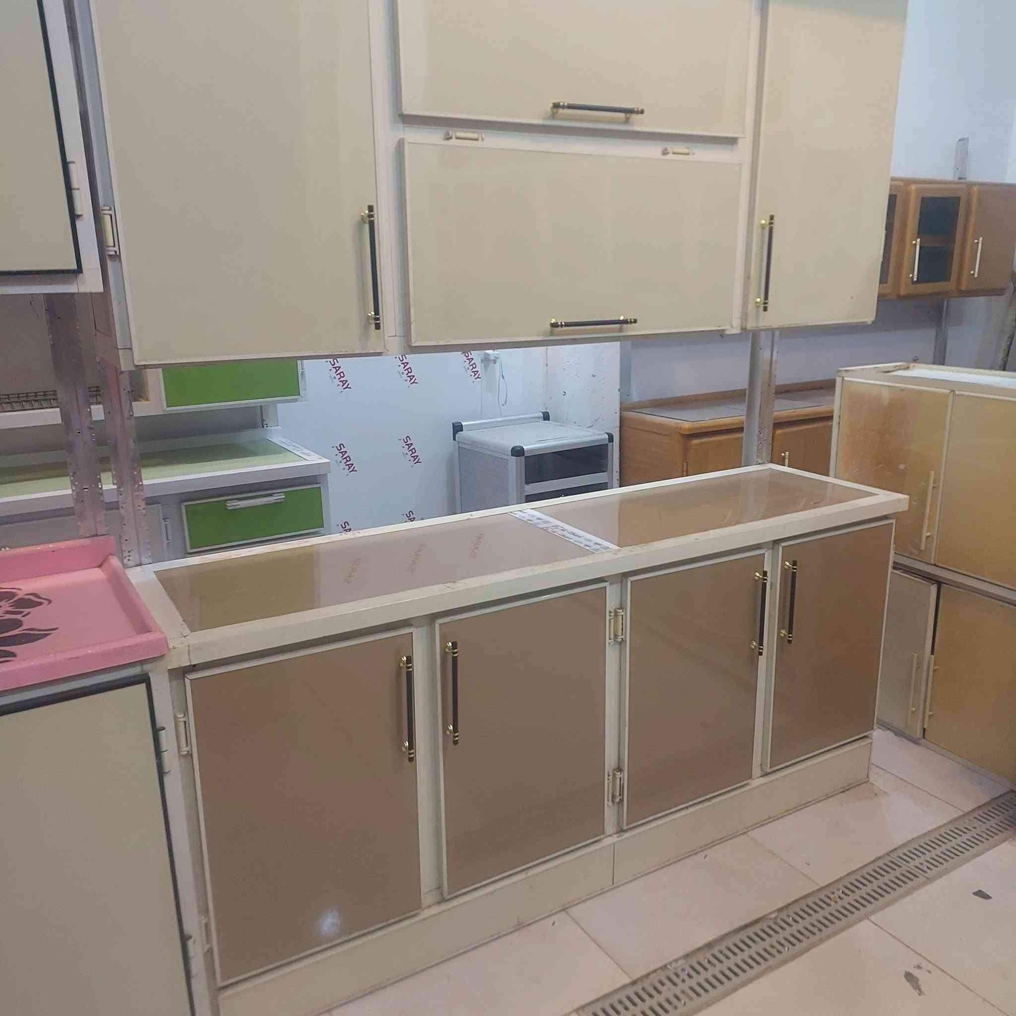 كاونتر تسكام مستعمل قليل مترين والسنك متر ونص مرمر بالحمزه الشرقي حي الحسين

نص مكتوب في الصور:
- ك قبل دقيقة واحدة
