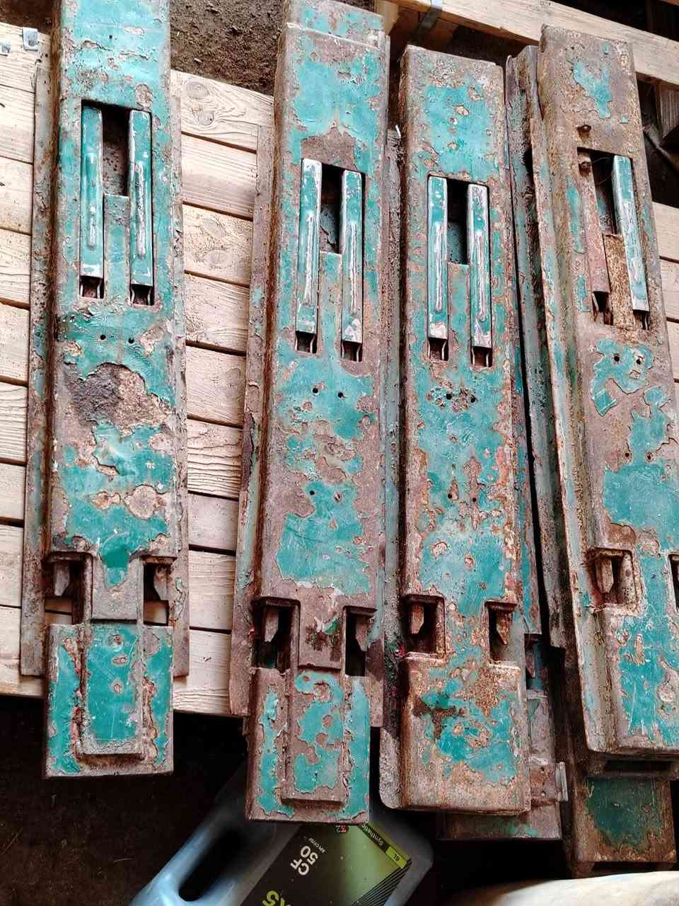 السلام عليكم نص جناب كرونه ارتفاع85 للبيع كاملات مع دنك الاستفسار ***********
