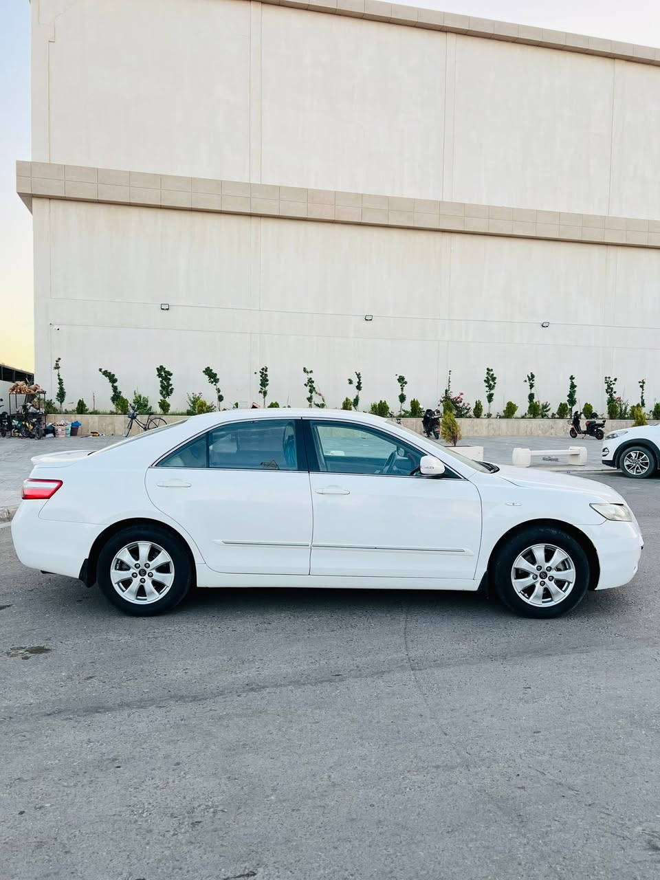 تويوتا كامري 2008 خليجي
سعر مناسب جداً 113$وبيها مجال
رقم اربيل دولي جديد (شرط التحويل والغرامات)
محرك 2400 (، لا تنقيص، لا تبخير) شرط
كير (شرط مامفتوح ، بدون أي عيب)
تبريد ثلج (شرط)
مواصفات GLX

المواصفات:
تبريد قطعتين
حساسات خلفية
صدر امامي وخلفي (جديد)
4 دسك
5ويل كب
تحكم مري كهربائي
تحكم سترين جهتين 
ومثبت سرعه
اشاير بالجاملغات (جانبية)
شاشة + كاميرا

السيارة جديدة (ترايها زيرو) شرط
السيارة كفالة من الصبغ و التبديل والبارد والرصعات 

مكان السيارة: صلاح الدين - تكريت
السعر: 113وبيها مجال 
للتواصل: ***********
