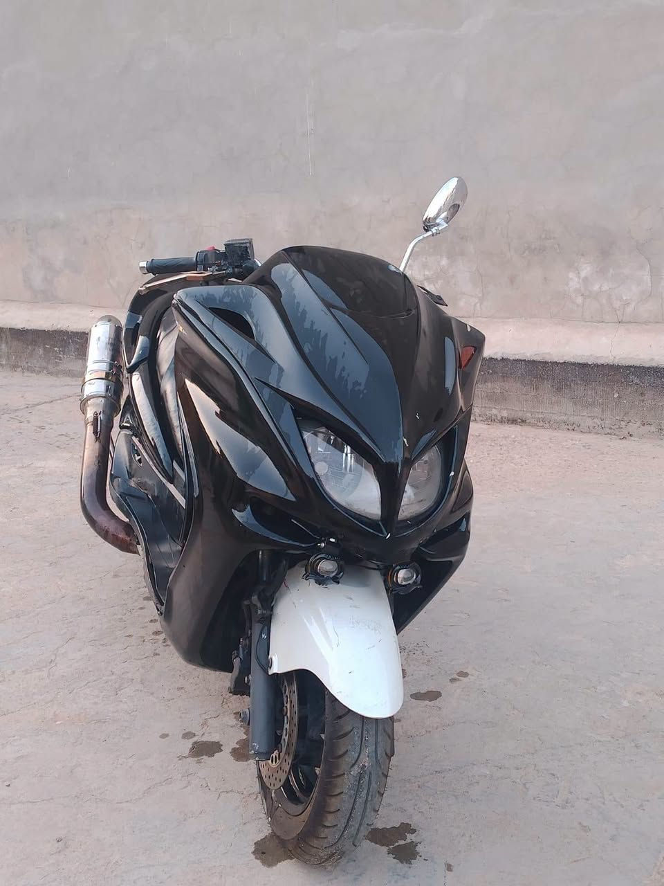 #للبيع 👈 نقدا و #بالأقصاد_على_المنصة
✅ دراجة #ماجسته 250cc 👈 الشكل الحديث 
♦️♦️ موقع الدراجة في #الديوانية_السنية
✅ اللون #اسود_صدفي
♦️♦️ نظيفه جدا
✅ #محرك_ممتاز_جدا #شلعة_تسارع_معدل_سرعه 
♦️♦️ الدراجة جاهزه ماتصرف عليه ربع
✅ للاستفسار والطلب مراجعة مكتب #ولي_النائلي_لبيع_وشراء_السيارات_والدراجات في الديوانية السنية الشارع التجاري جوار عمارة سيد كريم دنكه ***********
