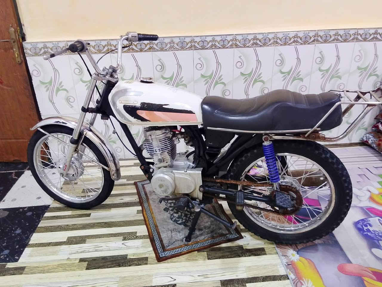 السلام عليكم دراجه ادوات مكفوله سعر 350 عنوان البصره قبله ***********
