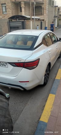نيسان سنترا 2021  فئه sv فول مواصفات  فتحه سقف  كشن السائق كهرباء  كام...