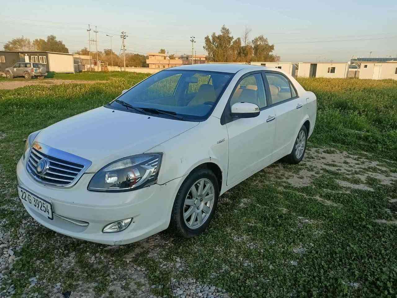 للبيع جيلي موبل موديل 2014 كير ومكينه 2000 كاميري لا صرف لا تبخير تبريد ثلج كهربائيات كله شغال هزه جديده رقم اربيل مكان سياره خانقين 
سعر 55 وبي مجال بسيط
رقم ***********
