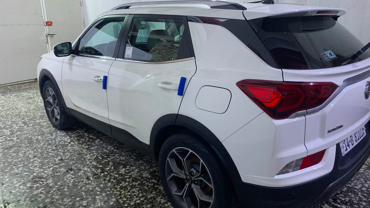 🚗 للبيع: سانغ يونغ كوراندو 2023
📍 مكان السيارة: بصرة
📞 للتواصل: ***********
💰 السعر:140 ورقة – قابل للتفاوض
📊 المسافة المقطوعة:20000 كم قابل للزياده
🛠️ المحرك: 4 سلندر – 2000cc

⚠️ أضرار السيارة
• نوع الوارد: كوري
• الحادث موضح بالصور المرفقة
• تعديل على البارد فقط 

⚙️ المواصفات
• قير أوتوماتيك
• شاشة + Apple CarPlay & Android Auto
• بصمة + دخول ذكي
• فتحة سقف بانوراما
• كاميرا خلفية + حساسات أمامية وخلفية
• أنوار LED + بلوجكترات
• شفتات ستيرن + وضعيات قيادة (سبورت/اعتيادي ترب)
• ويل 18
• مثبت سرعة + تحكم بالستيرن
• تكييف قوي

📌 تفاصيل إضافية
• رقم السيارة: البصرة الدولي الجديد
• شرط التحويل المباشر
• لون السيارة: أبيض
• حالة السيارة العامة: جديدة، استخدام شخصي، الفحص جاهز بأي مكان، مطلوبة للشركة (انا ادفع  للمصرف والسنوية باسمي واسوي  وكالة).
