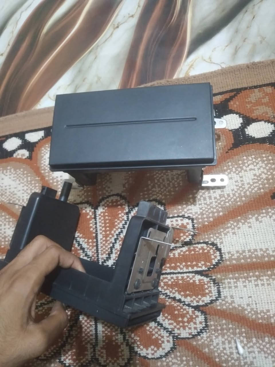 للبيع غراض نيسان صني N17 هندي جديد
- فريم مسجل وسطي اصلي
- جرار دشبول عدد 2
- فتحات تبريد جانبية

نظافه 100% بدون كسر - مال تفصيخ خليجي نظيف
مكاني البصرة - القبلة
توصيل ما عندي 
السعر: 45 الف للسيت كامل
للتواصل خاص او واتساب ***********

#نيسان_صني #N17
