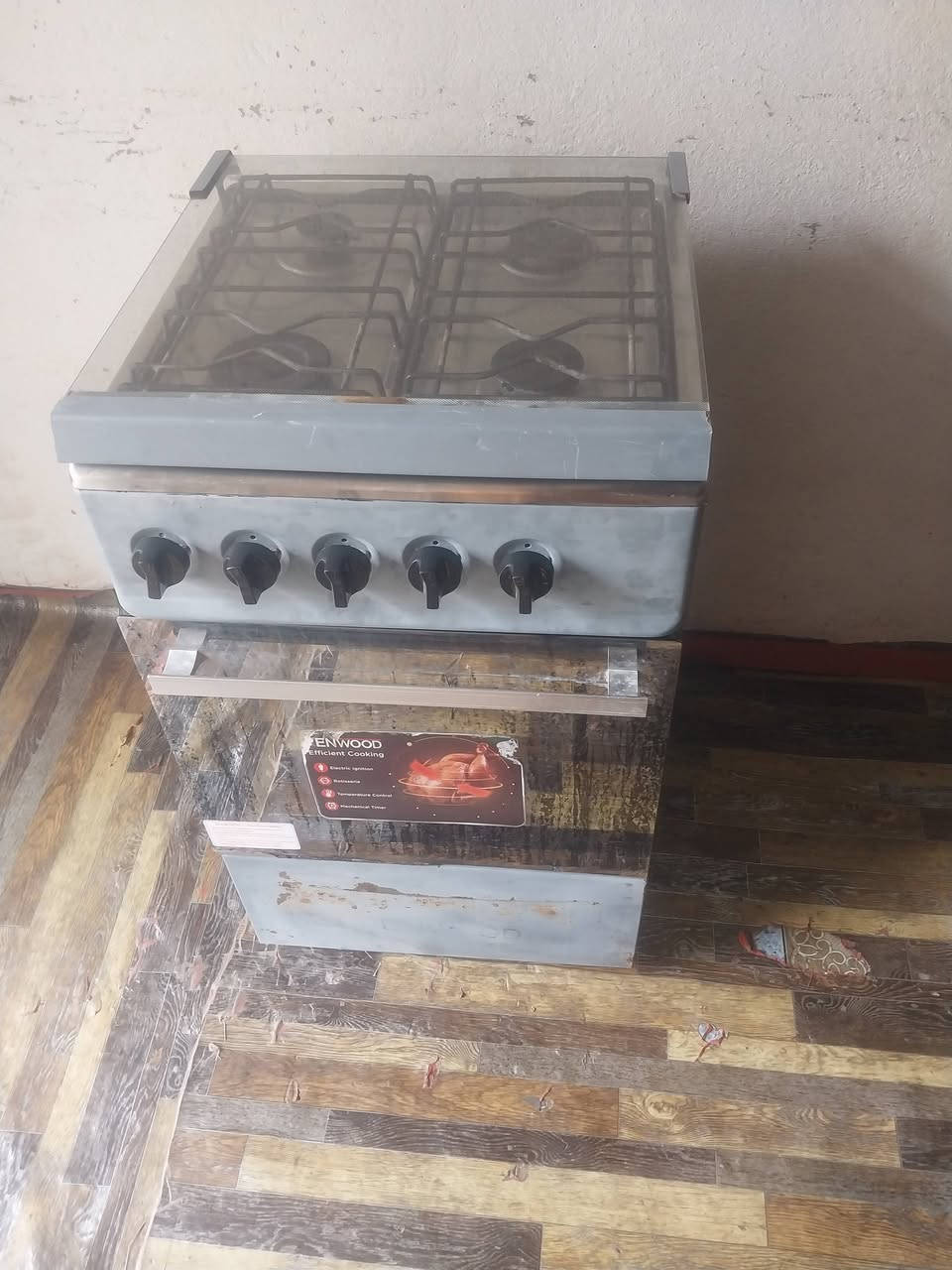 طباخ كلش نضيف كله شغال شرط ع فحص ناره كلش حلوه فرن وعيون  سعر 50 نهايته عنوان كوت الزهراء ***********

