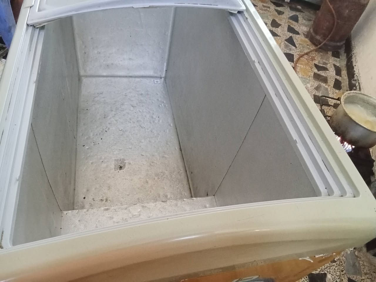 سلام عليكم عدي عارضه نضيفه تجميده فول سعر 250بكاني بغداد مدينت الصدر ***********

