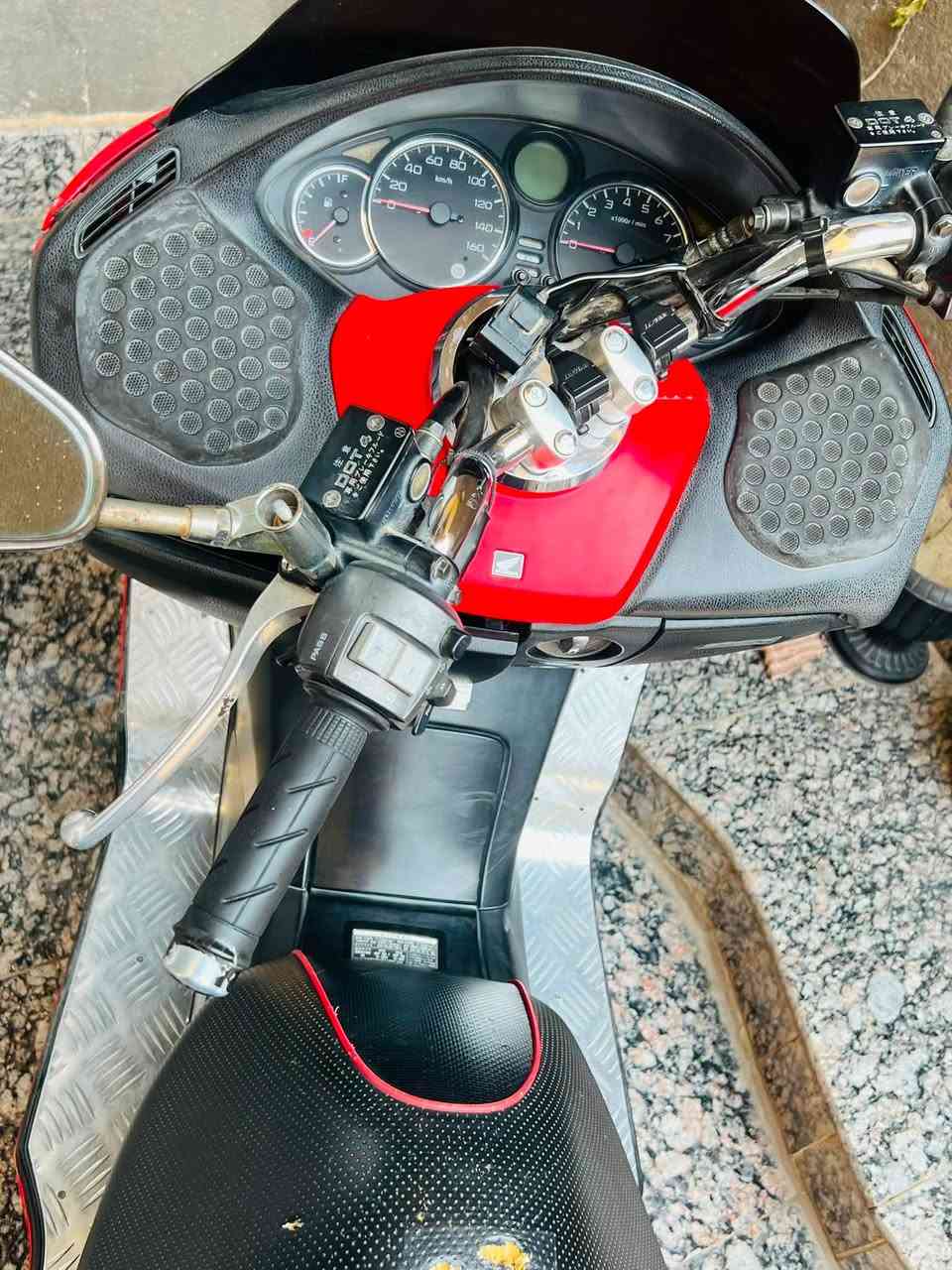 فورزه 08
مواصفاته

1_بصمه وياه بصمتين

2_سماعات

3_نظام قياده 

عادي وسبورت واقتصادي 

4_لون مميز طماطه

5_ماشيه 30الف بعدهي بلجيس 

مامفتوحه شرط الفحص 

ناصريه مركز السعر مليون ونص 

***********
