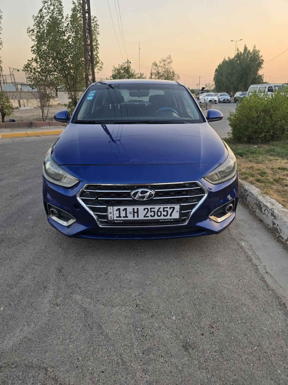 السلام عليكم ..اكسنت موديل 2018,امريكي 
الون .جويتي مكينه 1600جي تي اي ..
مواصفات معروفه تحكمات شاشه كامره .قياده ثلاث انضمه
السياره حادثه موجود ارباكات سليمه بس الجانبي فقط ..
رقم بغداد الجديد هزه جديده بسمي ..
السياره جازه من العاميه للدعاميه ..ماشيه 103وقابل للزياده 
السعر (97$)والشراي يدلل العنوان بغداد الكرخ شهداء السيديد 
قرب تقاطع درويش .ولتفاصيل اكثر الاتصال على الرقم ..
***********..علي ..تحياتي للجميع ..
