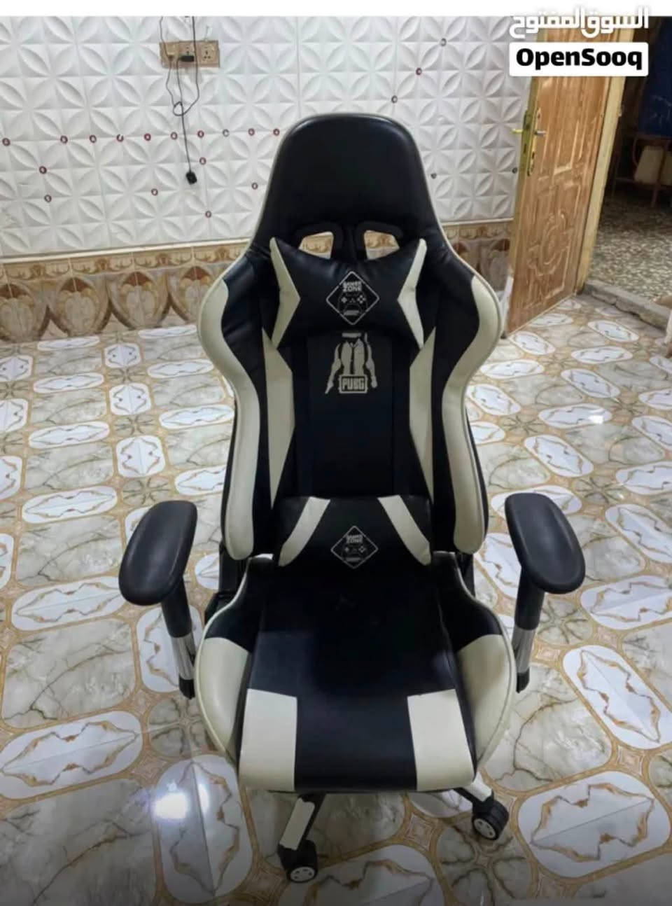 كرسي كيمنك نظيف وجديد يحمل وزن ١٠٠ سعر ٩٠
العنوان البصرة الاصمعي شقق الفاو 
الرقم ***********

