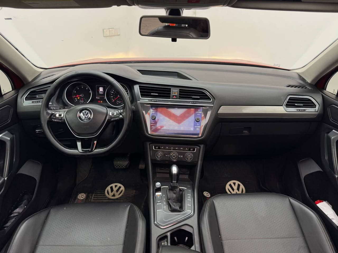Volkswagen Tiguan 2018
فولكسفاغن تيكوان ٢٠١٨
مواصفات SE فول فول مواصفات 

مكينة ٤سلندر حجم ٢.٠لتر
ماشية 57,000 ميل و بحالة ممتازة 

ضرر السيارة بنيد و جاملغ صبغ و مكانين بارد 
ايرباك ستيرن و تكمة راجع سستم شركة 

رقم دهوك الدولي سنويه ب اسمنا
مكفوله من كير و محرك و كهربائيات

عليها غرامات 5 ورقات تنزل من السعر  
و ب سعر(113$) ورقة و بيها مجال

مكان السيارة

دهوك -معرض ارشف R-Shev
رقم51 من معارض التيرمينال 

***********
*********** دهوك, العراق

