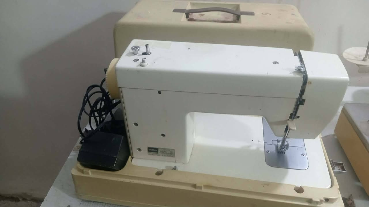 مكينه البيع منزليه نضيفة وشغلهة حلو وسعرهة مناسب 60الف ***********
