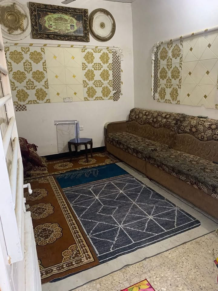 بيت للبيع المساحه 120 متر خدمات كامله خلف مستشفى الفضيليه ***********
