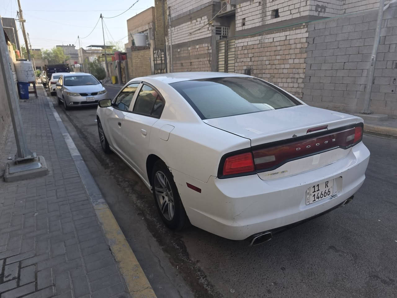 جارجر 2011 RT بغداد سنوية بأسمي 
مكينة 5700 هيمي جديده
كير عصا 
تبريد ثلج 
حدادة جيدة 
لايت زنون عالي وناصي 
شاشة جبيرة 
ويل كب خليجي
كشنات اوباما جلد كهربائية
علما السيارة أصل بوليسي
حادثها من امريكا جاملغات امامية بدون دواخل 
بيها بعض الشخوط والطخطخات 
العنوان بصرة القبلة 
ألسعر قفل 110$
للتواصل ***********
