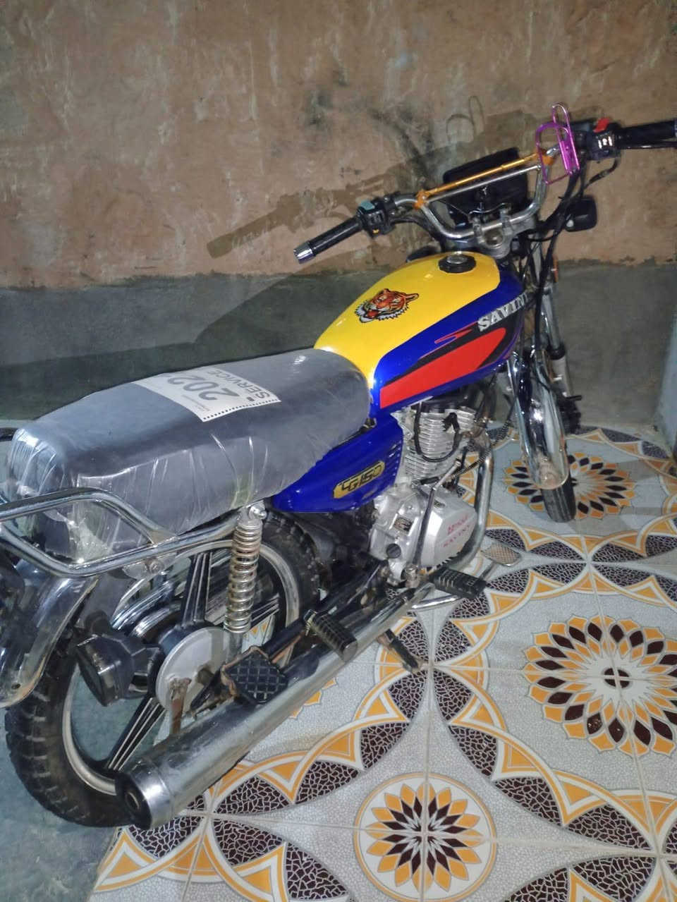 سيفان للبيع موديل 21منفيس مال جناي تخم تاير كهرباءيات كله شغاله سعر 550بي مجال بصيط رمادي الجزيرة الهاتف ***********
