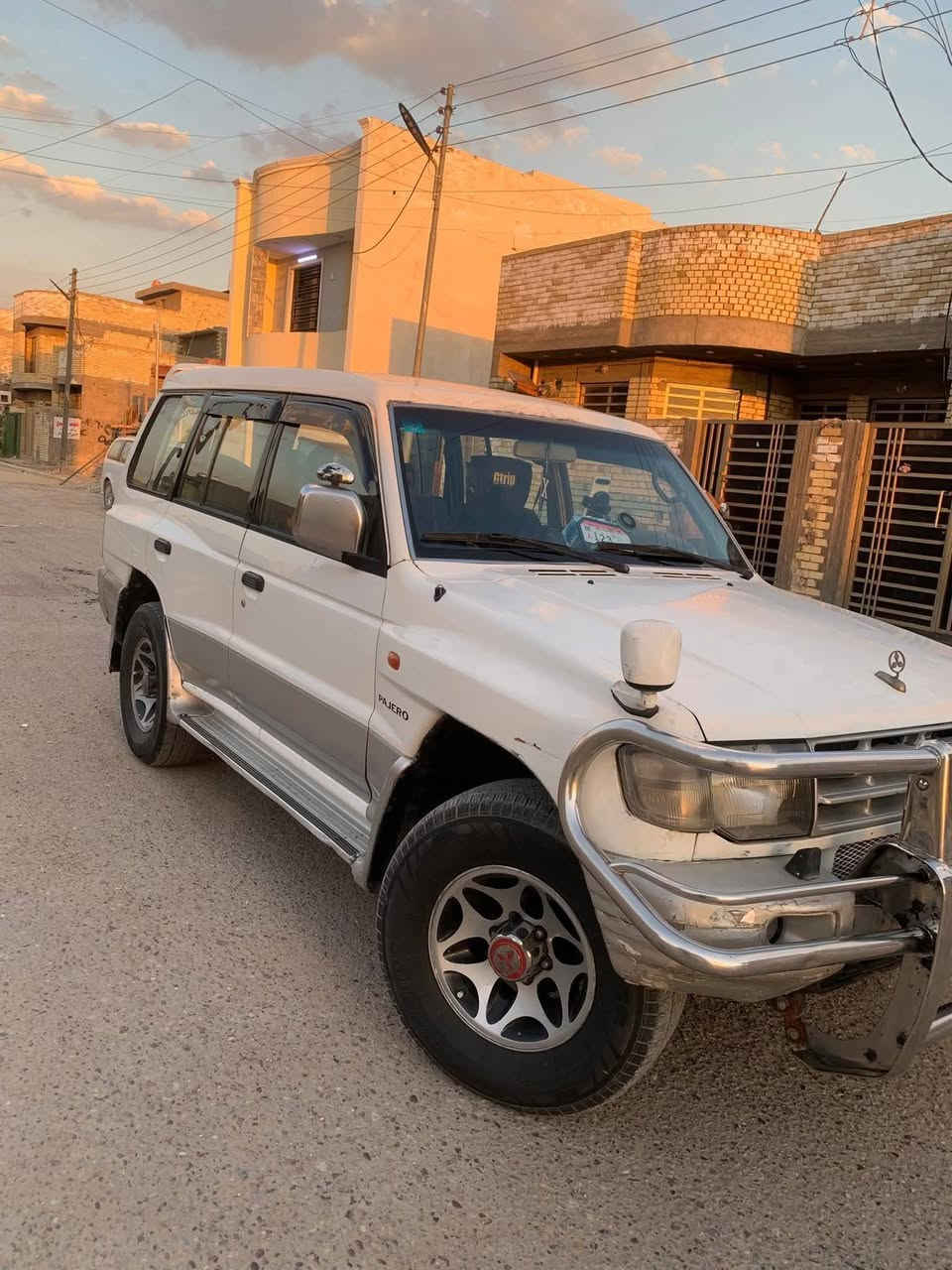 سلام عليكم من رخص ادمن سياره باجيرو موديل 99 لبيع محرك بلادي كير اوتوماتيك رقم بغداد بسمي هزه جديده تخم تاير جديد باتري جديد سياره نقص بس كبريسر تبريد  سعر ٦٥  مكان بغداد ***********
