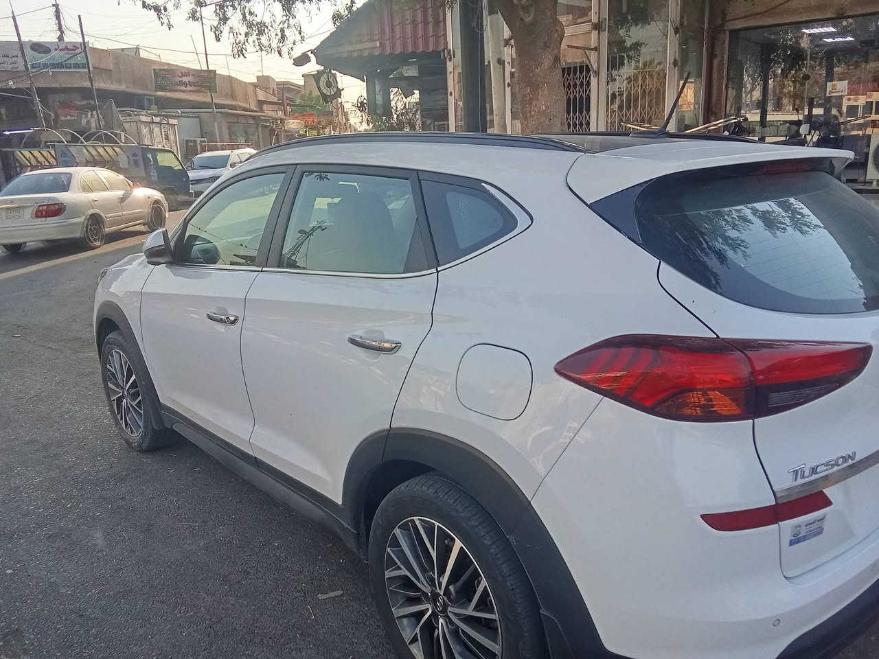 عنوان بغداد
سياره مكفوله كفاله عامه 
موديل توسان 20 فول 
الاتصال ع الرقم .. ***********
