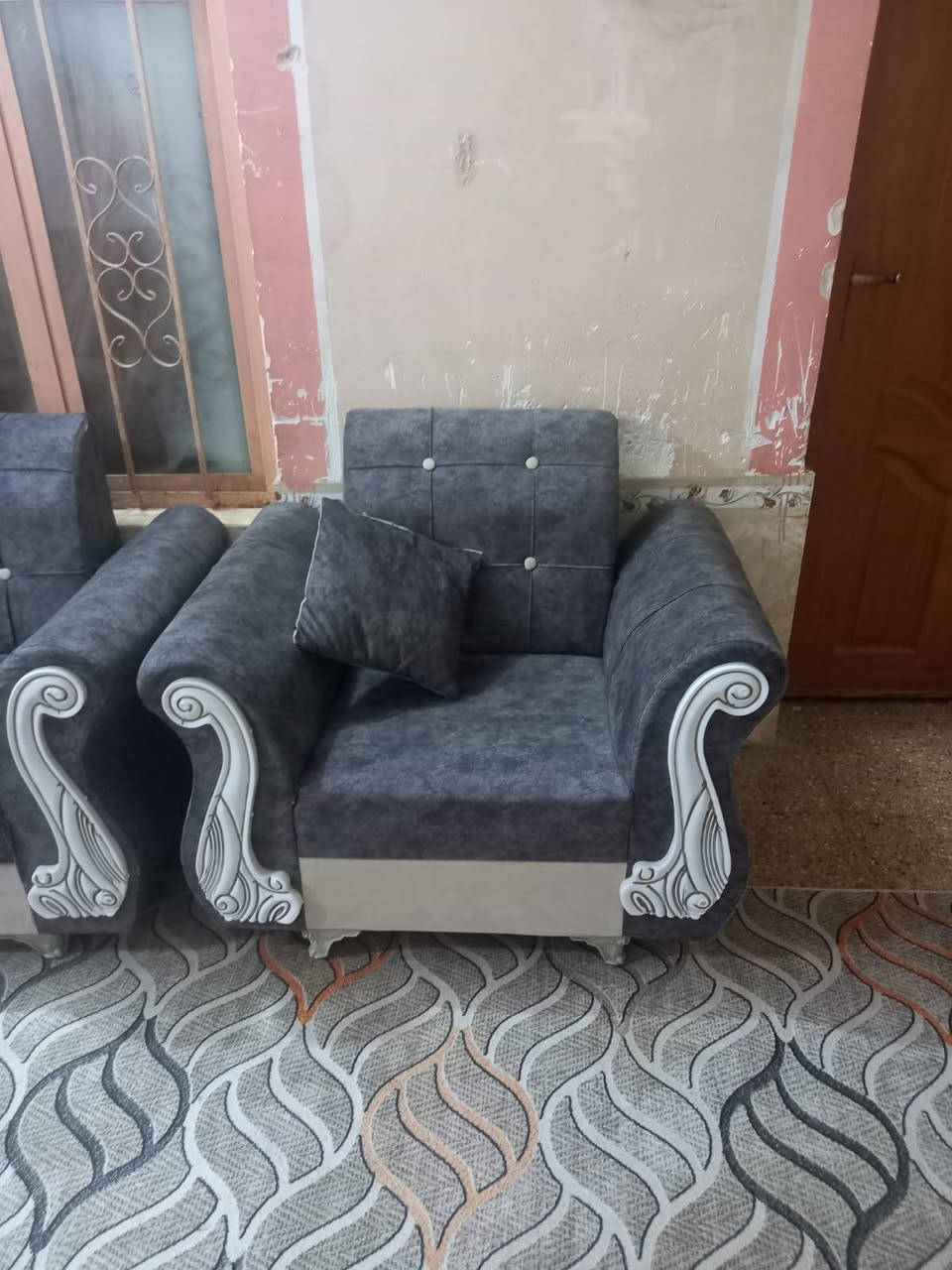السلام عليكم 
طخم للبيع جديد استخدام 5 اشهر فقط 240 وبي مجال مابي اي شي وجديد مثل ماواضح بالصوره. 

للأستفسار   :  *********** متواجد واتساب 
سوق الشيوخ  .
