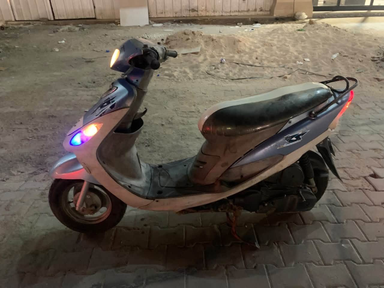 سلام عليكم دراجه ماكس قجمه دراجه حلوه ٥٥ نهضه ومعدل كزوز صجمي دراجه حلوه كله شغاله فقط بيه صوت اكسن 
سعر 500 وبيها مجال للشراي رقمي *********** مكاني البصره الجبيله
