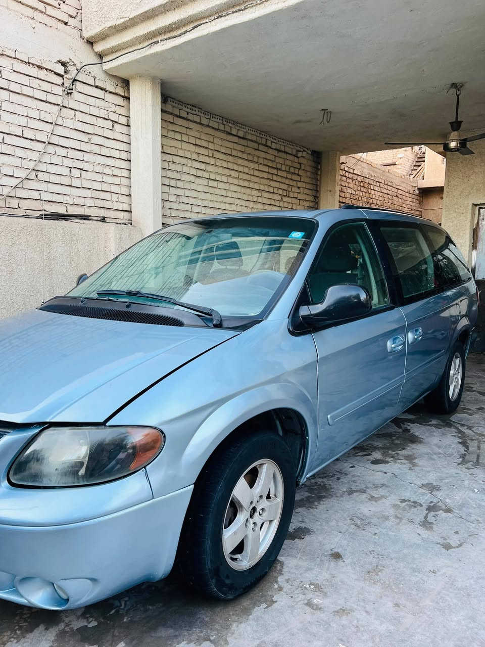 سلام عليكم شباب للبيع دوج كرفان 2006شاصي طويل 3قطع تبريد ثلج كشنات بلع منفصله مكينه كير مكفولات 3300 سياره بوب كهرباء جنطه كهرباء سياره بلاديه بدون ضرر فقط صبغ حزام سياره صدر امامي خلفي جديد تخم تاير جديد كهربائيات كلها شغاله بدون جطلات سعرها 74او بيها مجال بصيط موبايل *********** رقم بغداد انكليزي
