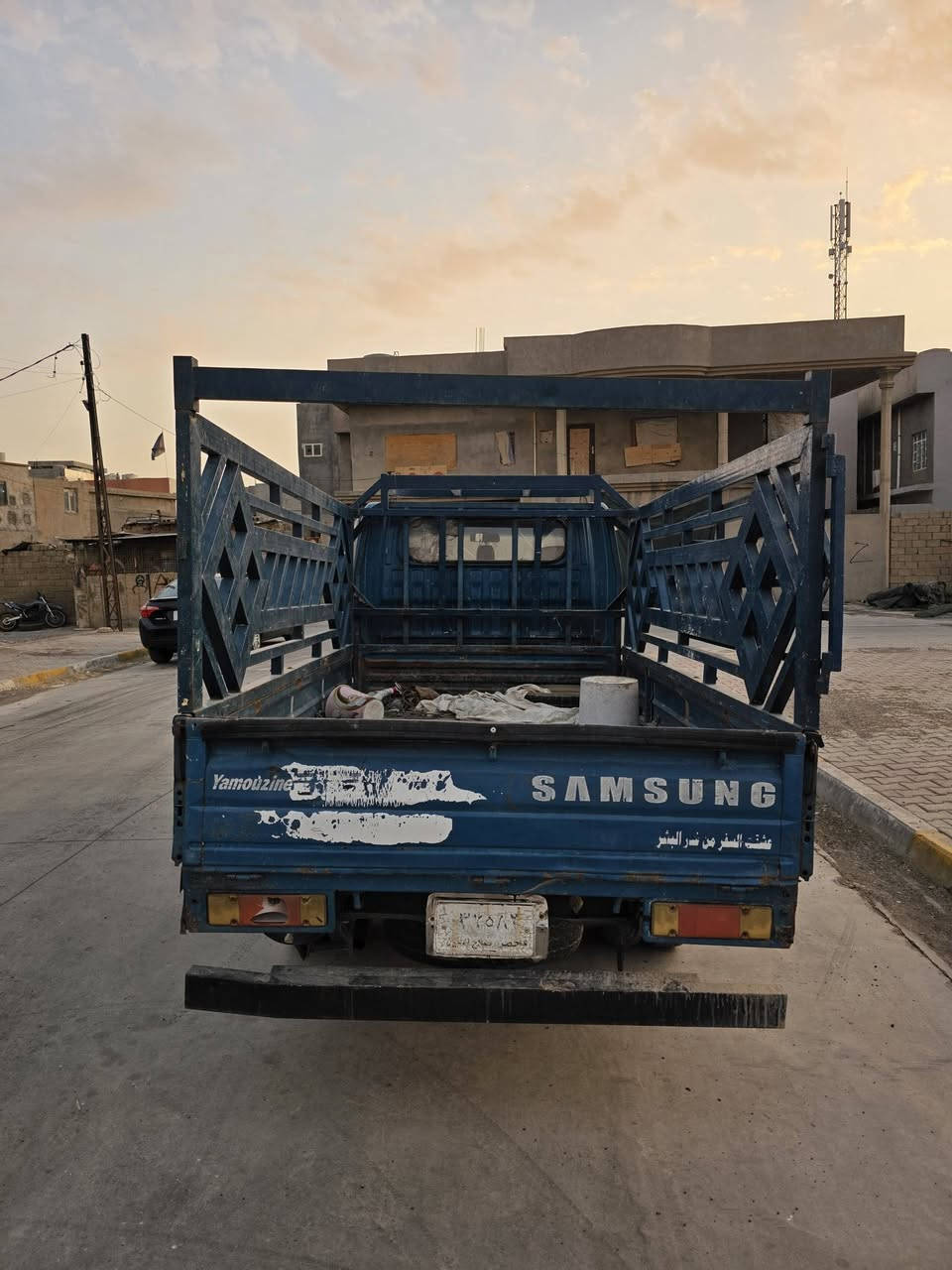 سلام عليكم للبيع فقط
كيا سمسونج حمل موديل 1999
كلش نضيفة بدون ايي نقص 
كير محرك اكسن شرط بس بي خيط بخار خفيف 
رقم فحص صلاح الدين شرط تحويل 
سعر $ 25 $وبي مجال بسيط ***********
عنواني طوز خرماتو
