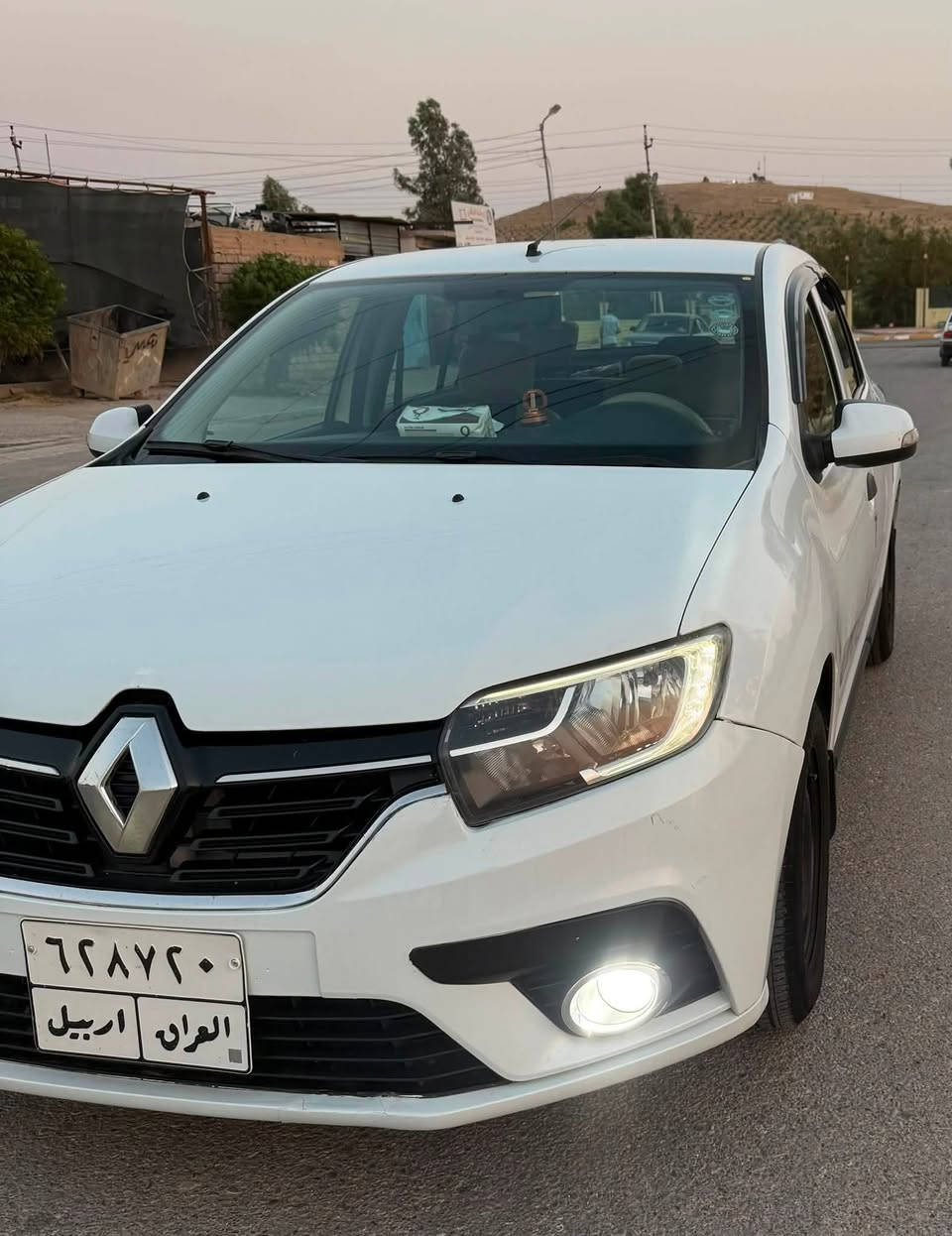 رينو سيمبول 2018 
كير اوتوماتيك
تبريد شغال
شاشة جبيرة وكامرة
تايرات جديدة
مسوي ادامة كاملة للسيارة والمحرك وقايش تايم ورولات وباتري جديد والسونار هم موجود بالصور والمعجون فقط على كد القلم الاحمر
السيارة حلوة وجاهزة ماتصرف عليها شي وشرط التحويل
*********** واتساب
العنوان /موصل
