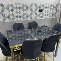 ميز طعام بتصميم حديث وفاخر يناسب الديكورات المعاصرة للمطابخ   الكراسي:...