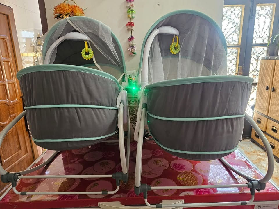 🛏️ للبيع أسرة أطفال عدد 2 👶🏻👶🏻

✨ استخدام قليل جدًا وبحالة ممتازة
🎵 مزودة بموسيقى مهدئة للأطفال
🔥 تحتوي على تدفئة للسرير (هيتر)
🧼 نظيفة ومحافظة وجاهزة للاستخدام

💰 السعر مناسب وقابل للتفاوض .
📩 للاستفسار والتواصل مع الرقم ***********.
