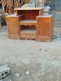 اخشاب • للبيع • قابلة تفاوض