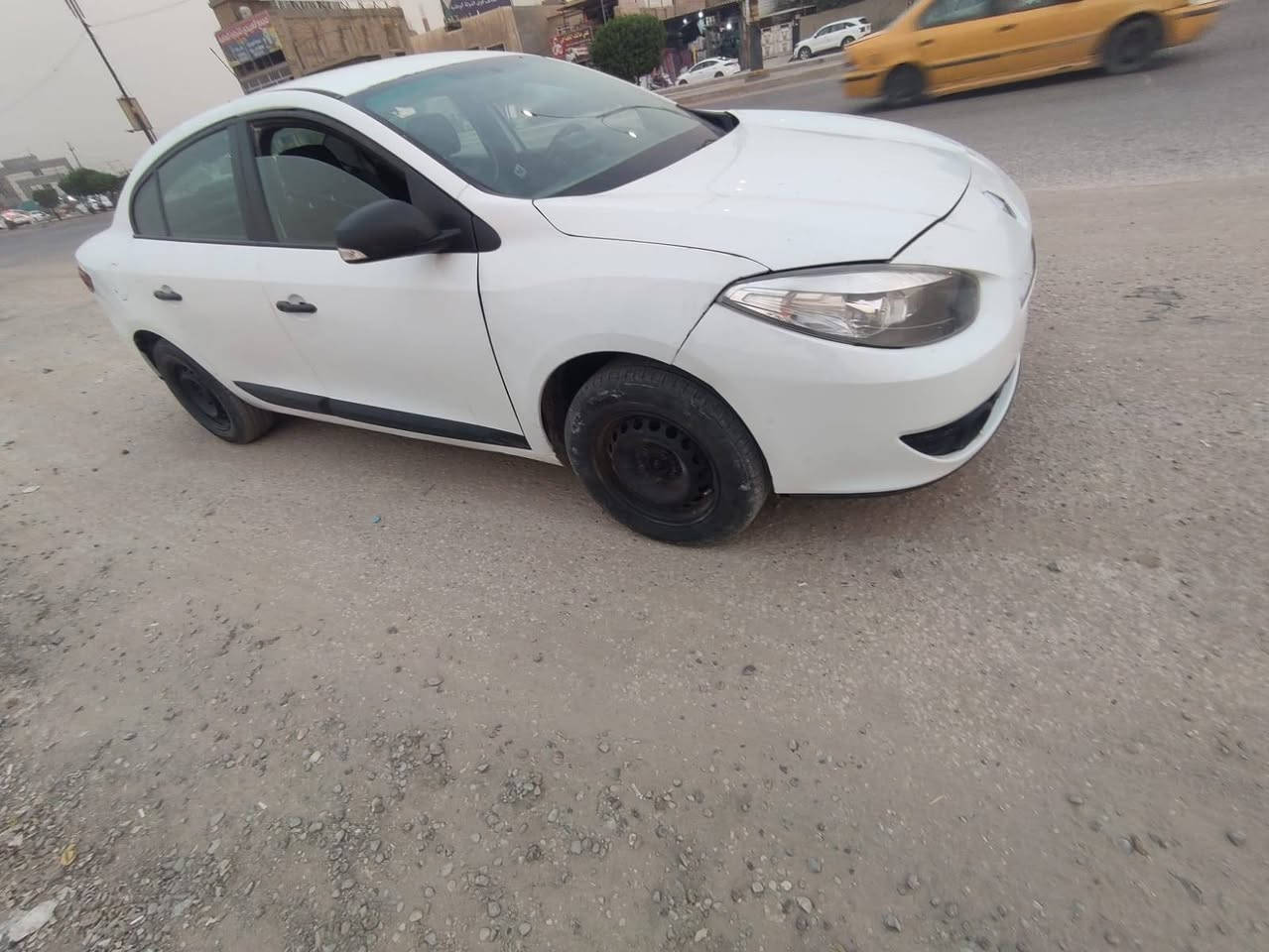 سلام عليكم
رينو فلاونس موديل 12 
انكليزي تحويل مباشر 
بدون ضربه سونارها بلمنشور 
مكينه وكير خير من الله تايرات 
نضيفات سبير منازل جديد 
السيارة احلا من الصور مكاني بالحلة سياحي ب58 
وبيها مجال  رقمي ***********
